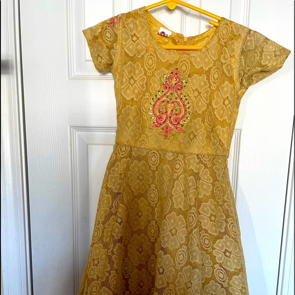 Beautiful Gold Sparkling Embroidered Lace Girl Dress 👗